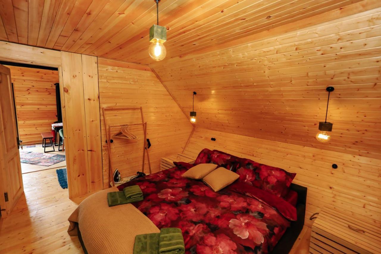 Wooden Cottage "Green House" In บาคูเรียนี ภายนอก รูปภาพ