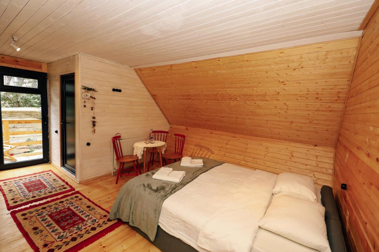 Wooden Cottage "Green House" In บาคูเรียนี ภายนอก รูปภาพ