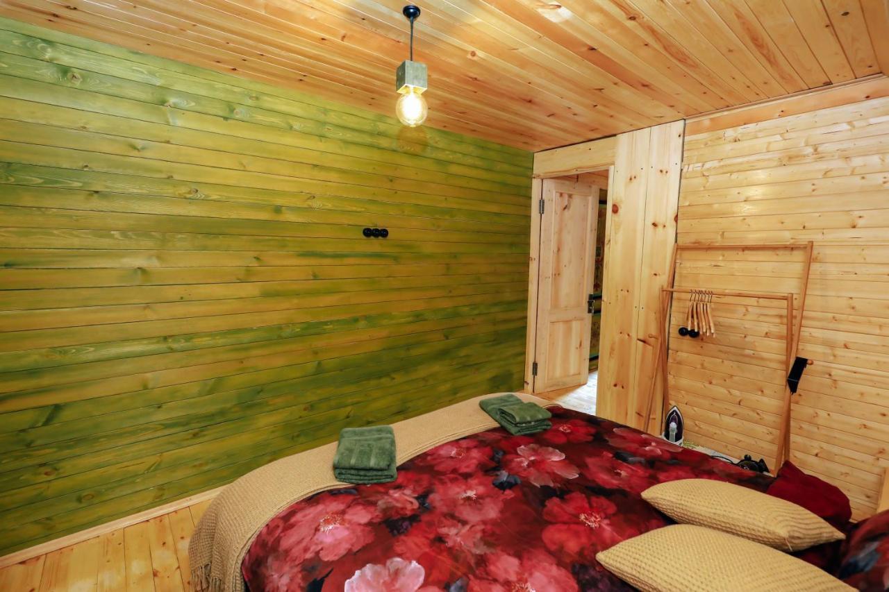 Wooden Cottage "Green House" In บาคูเรียนี ภายนอก รูปภาพ